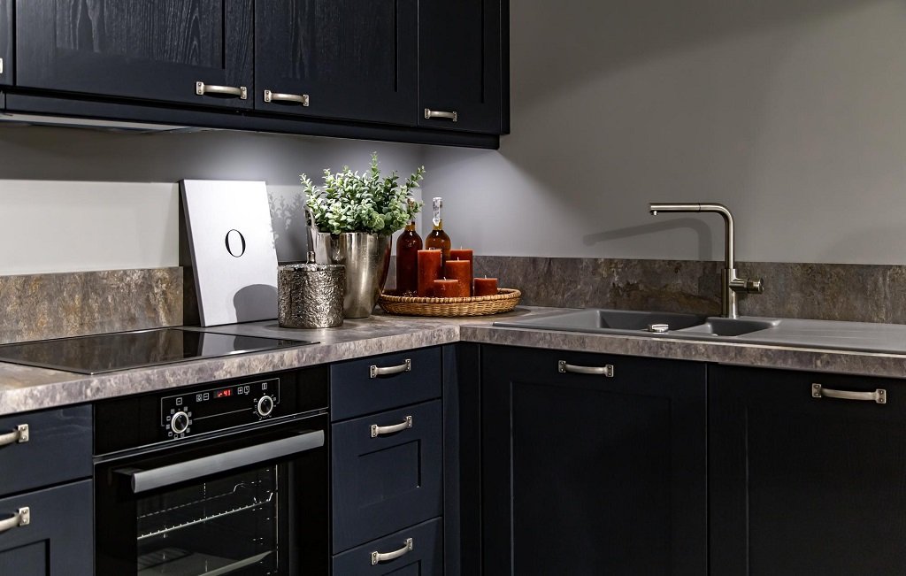 interior-modern-kitchen-with-wooden-details