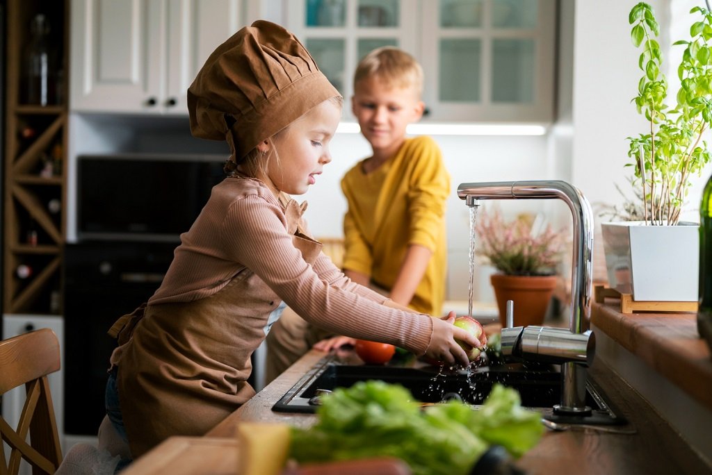 kids-cooking-having-fun-home